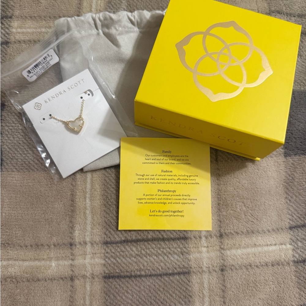 Kendra Scott Gold Necklace with Elegant Design